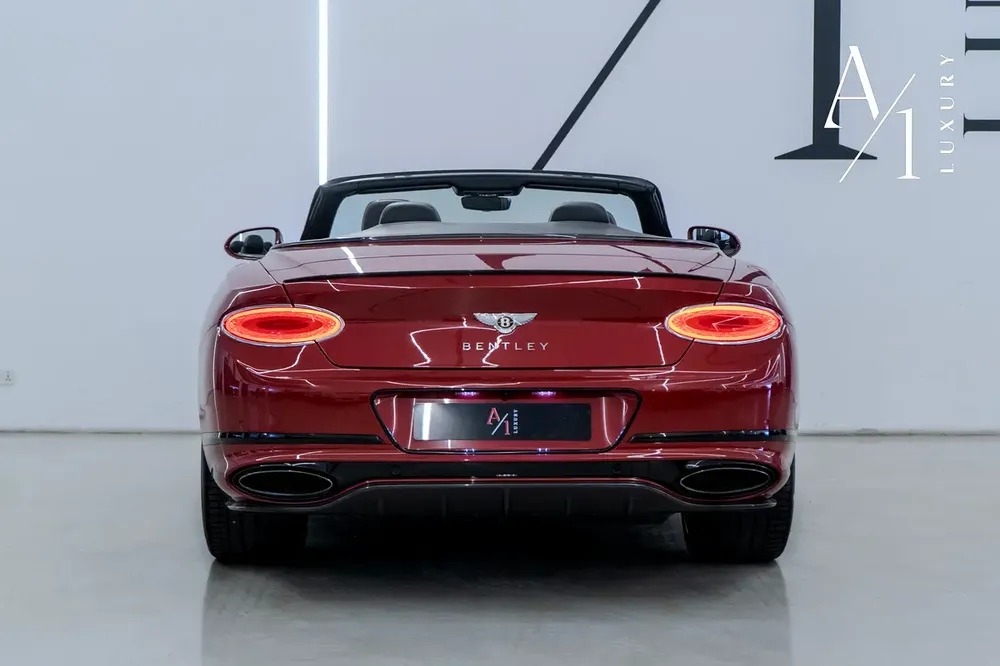 2020 Bentley Continental GTC Mulliner 1 of 100, Carbon Body Kit, GCC Specs, With Warranty - Image 4
