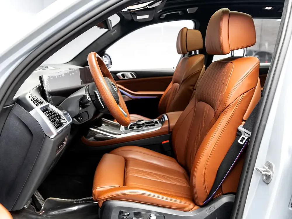 SUMMER STARTS NOW | EXCLUSIVE DEAL BY BLACKLINE, April 2029 Warranty + Service, Low KMs, GCC - Image 10