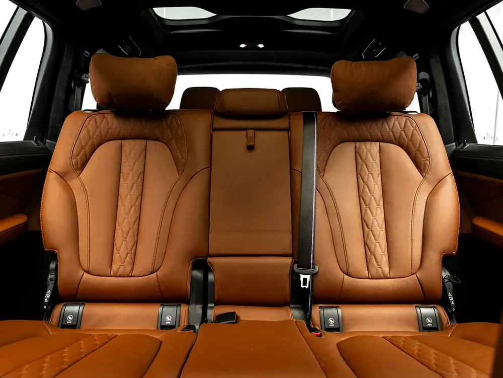 SUMMER STARTS NOW | EXCLUSIVE DEAL BY BLACKLINE, April 2029 Warranty + Service, Low KMs, GCC - Image 18