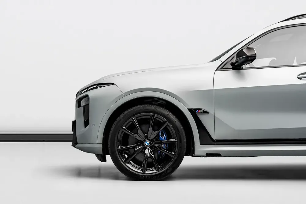 SUMMER STARTS NOW | EXCLUSIVE DEAL BY BLACKLINE, April 2029 Warranty + Service, Low KMs, GCC - Image 6
