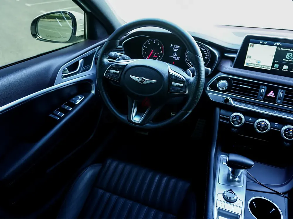 Genesis G70 2.0T 2020 GCC Excellent Condition, Full Service History - Image 15