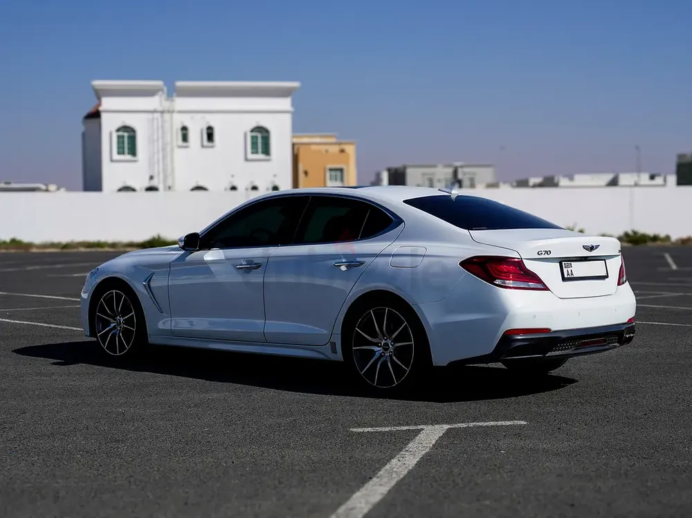 Genesis G70 2.0T 2020 GCC Excellent Condition, Full Service History - Image 7