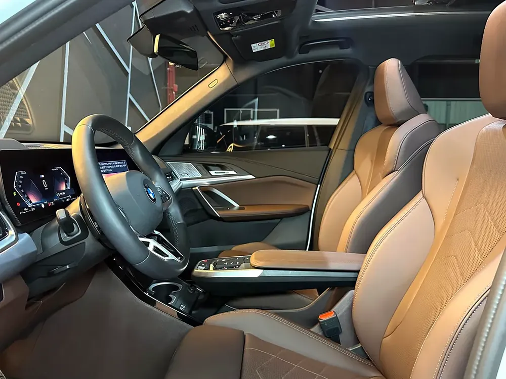 2025 BMW X1 xDrive30 M Sport - Korean Specs - Brand New! - Image 18