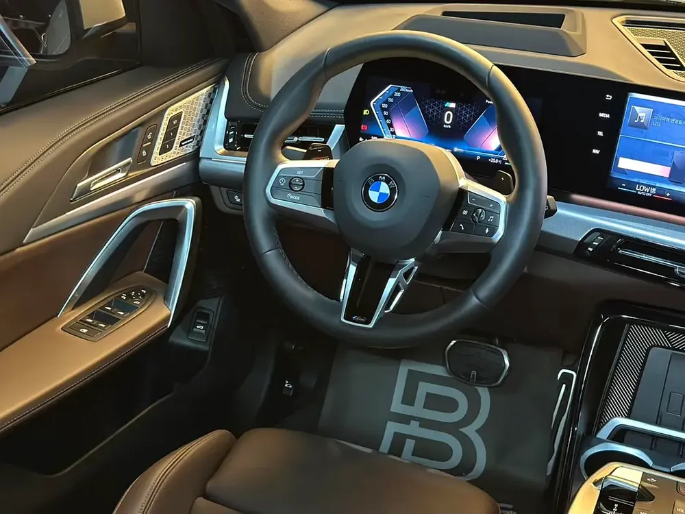 2025 BMW X1 xDrive30 M Sport - Korean Specs - Brand New! - Image 8