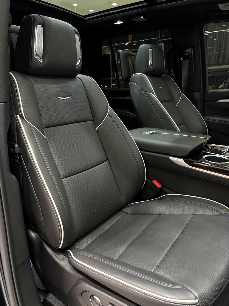Cadillac Escalade Sport - Image 12