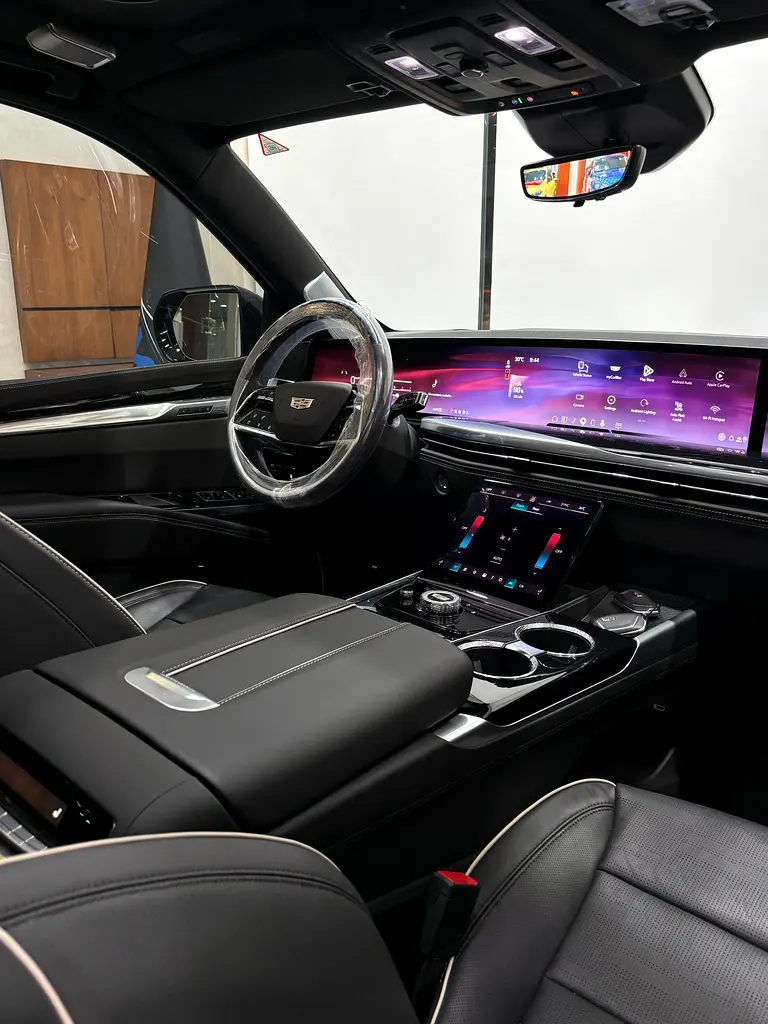 Cadillac Escalade Sport - Image 14