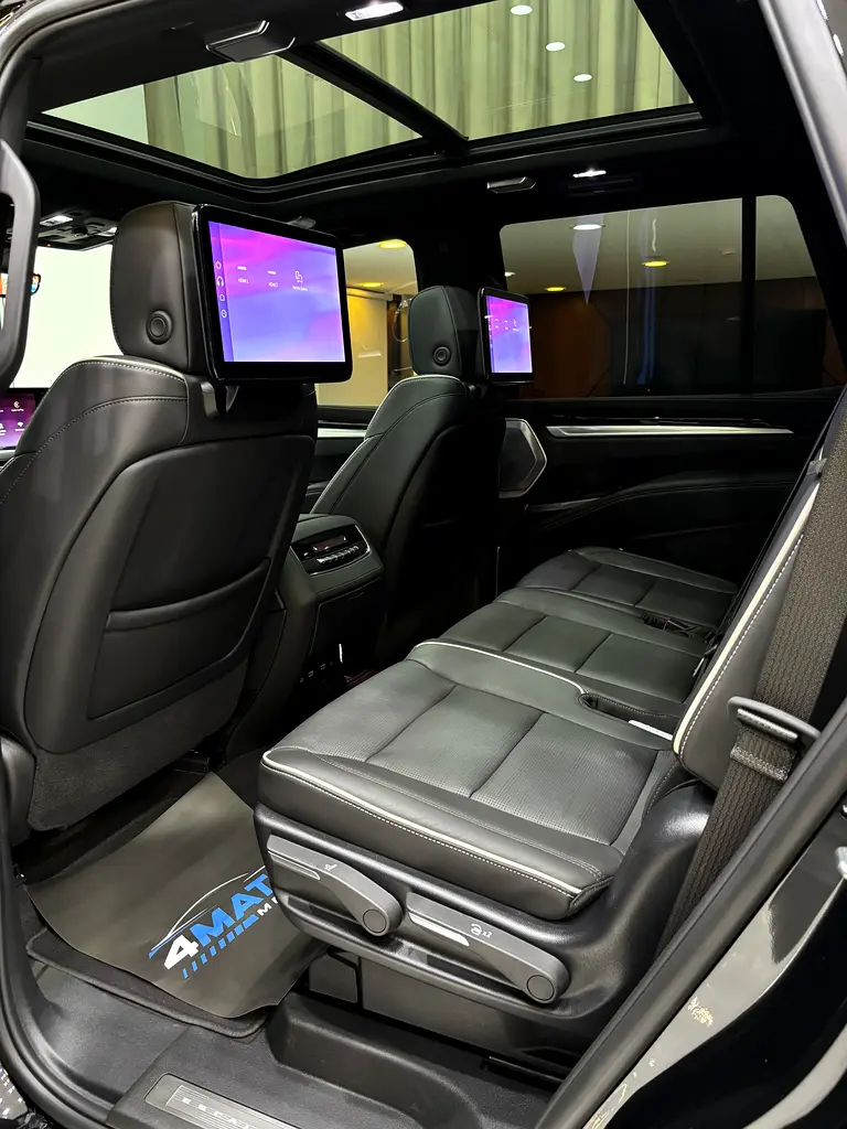 Cadillac Escalade Sport - Image 15