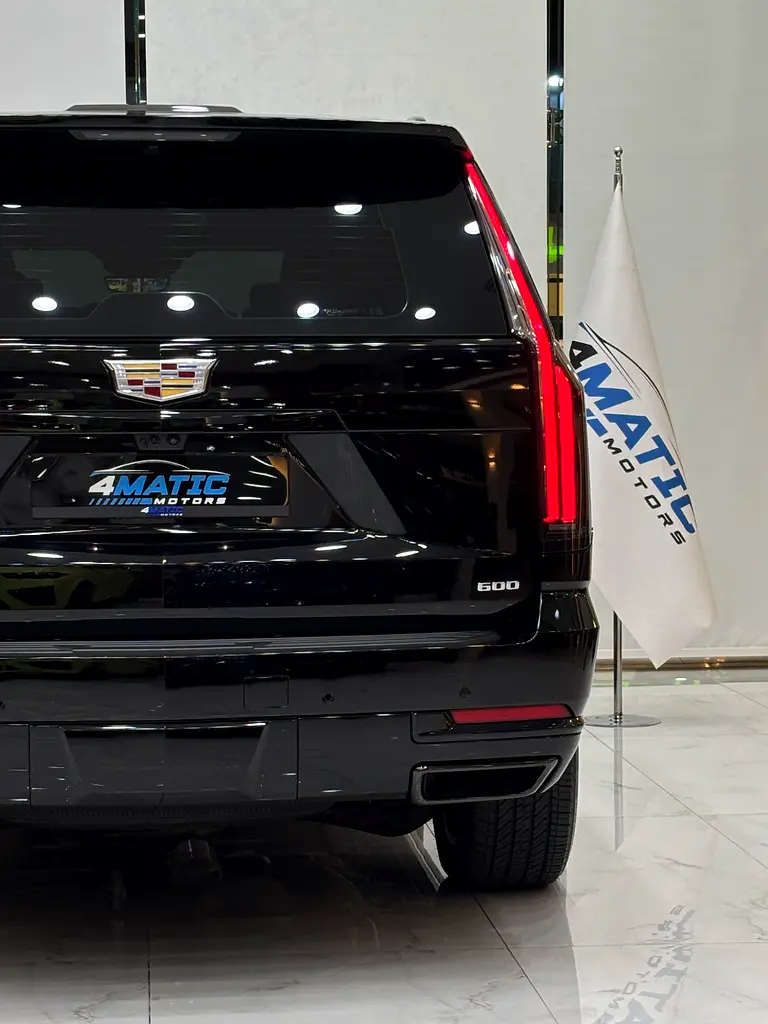 Cadillac Escalade Sport - Image 8