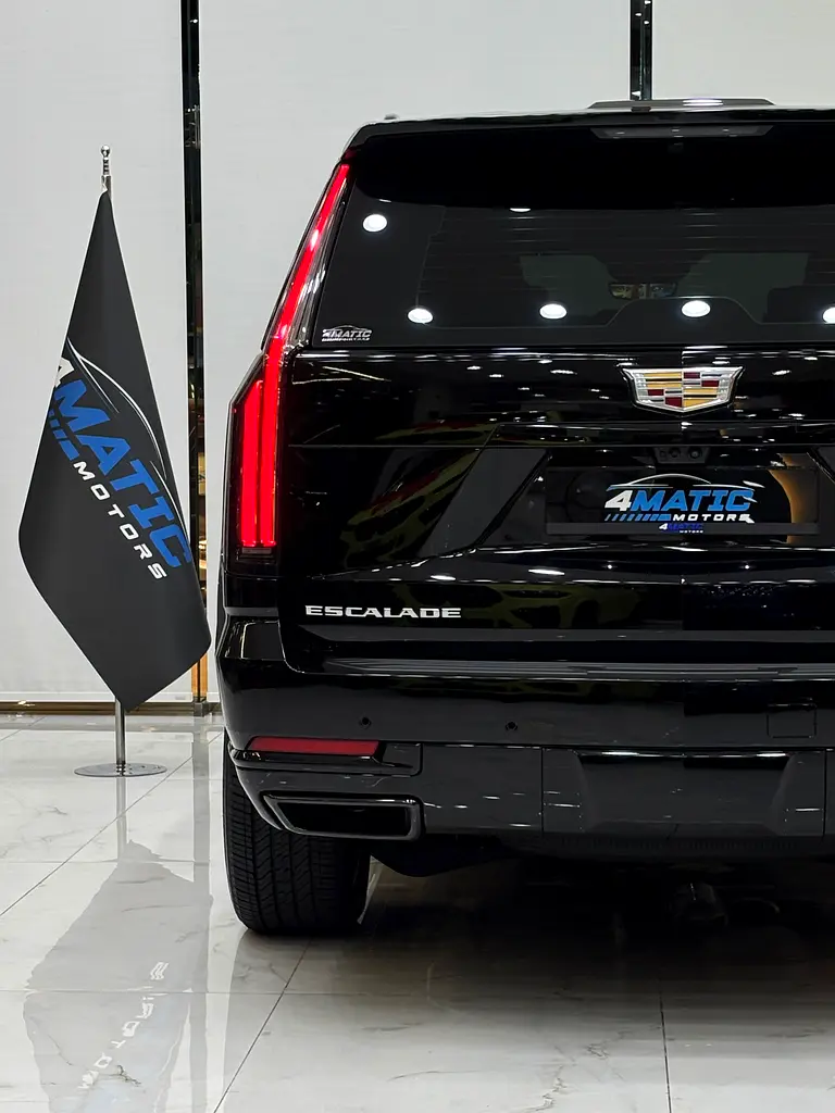 Cadillac Escalade Sport - Image 9