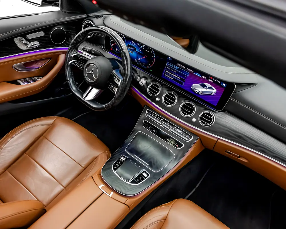 MERCEDES E300 AMG KIT - 2023 - GCC - GARGASH WARRANTY AND SERVICE CONTRACT TILL 5/2028 - Image 10