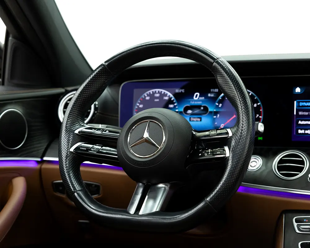 MERCEDES E300 AMG KIT - 2023 - GCC - GARGASH WARRANTY AND SERVICE CONTRACT TILL 5/2028 - Image 11