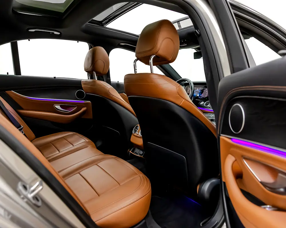 MERCEDES E300 AMG KIT - 2023 - GCC - GARGASH WARRANTY AND SERVICE CONTRACT TILL 5/2028 - Image 19