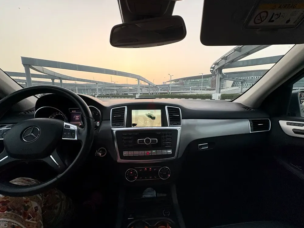 Mercedes-Benz ML 400 AMG 4MATIC 2015 | GCC Specs | Well Maintained | 1st Owners - Image 5