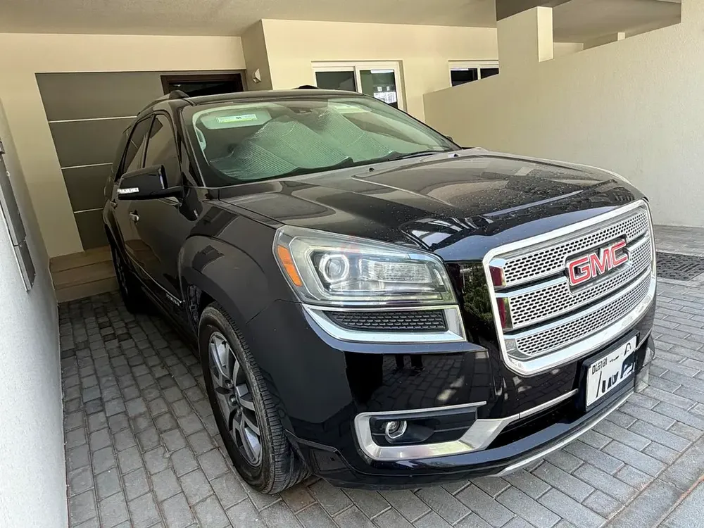 GMC Acadia Denali 2014 GCC Specs | Top Trim | Well Maintained - Image 5