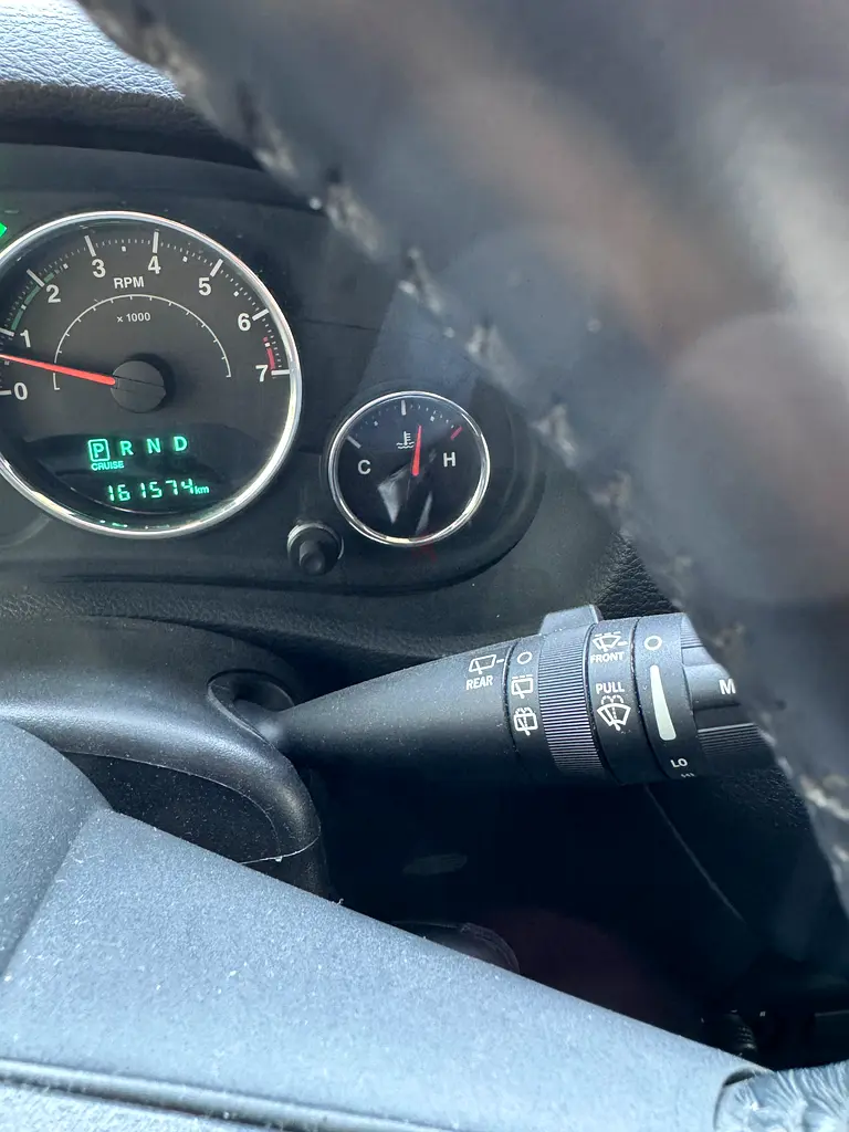 GMC Acadia Denali 2014 GCC Specs | Top Trim | Well Maintained - Image 7