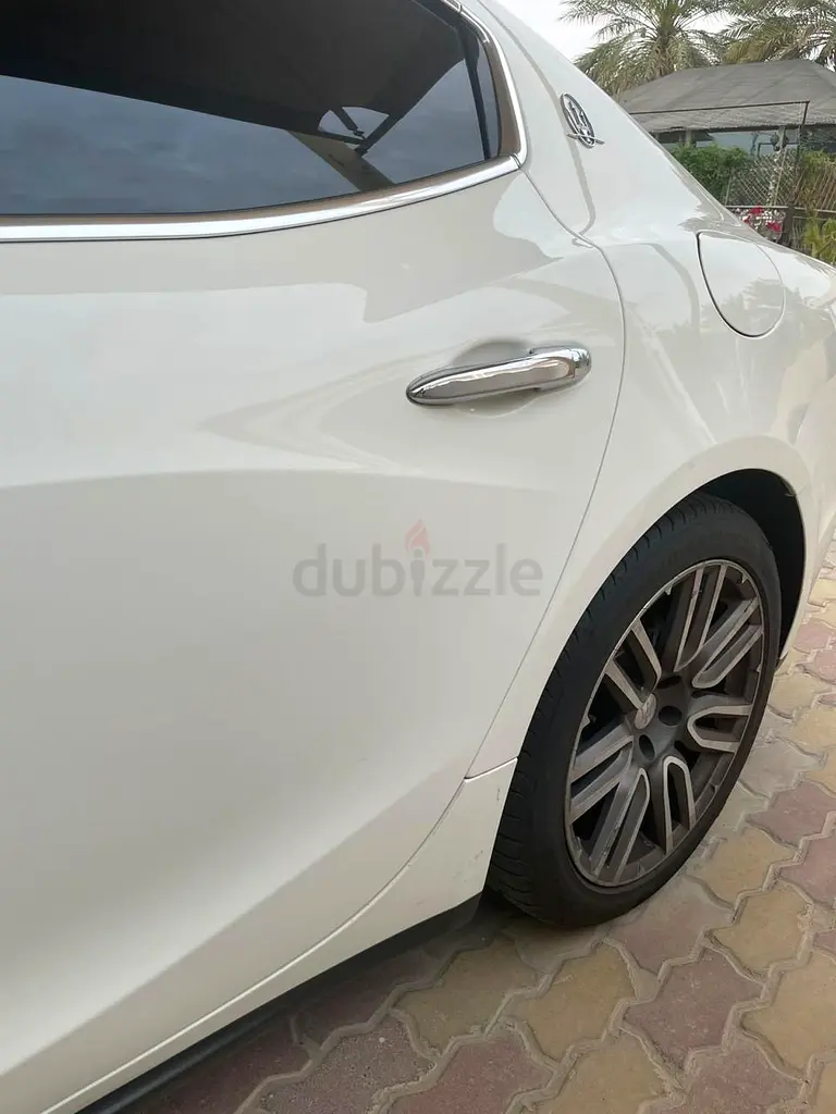 Maserati Ghibli S Q4 2016 | GCC Specs | Low Mileage | Pristine Condition - Image 4