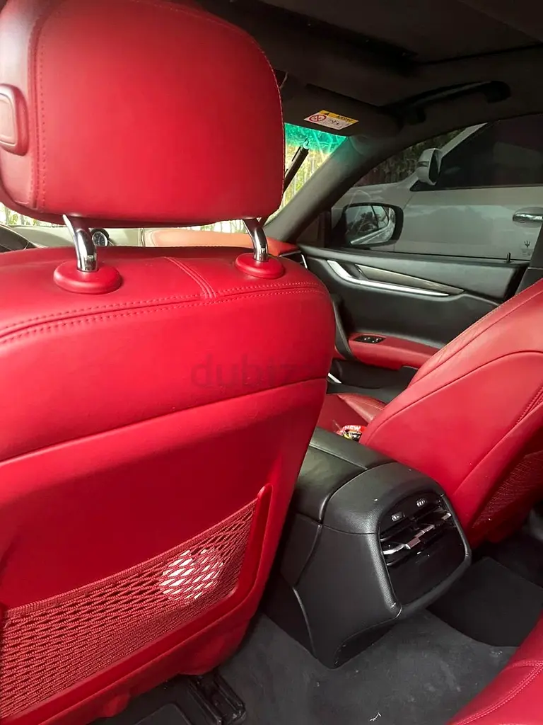 Maserati Ghibli S Q4 2016 | GCC Specs | Low Mileage | Pristine Condition - Image 6