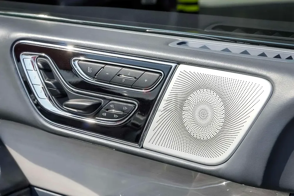 AED 2204/month | 2019 Lincoln Navigator Presidential | GCC Specs | Ref#396600 - Image 18