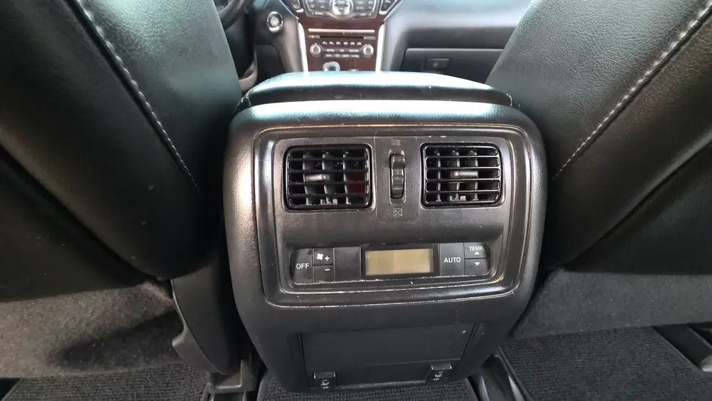 Nissan Pathfinder SL 4WD Model 2014 7 Seater Well Maintained In Excellent Condition - Image 12