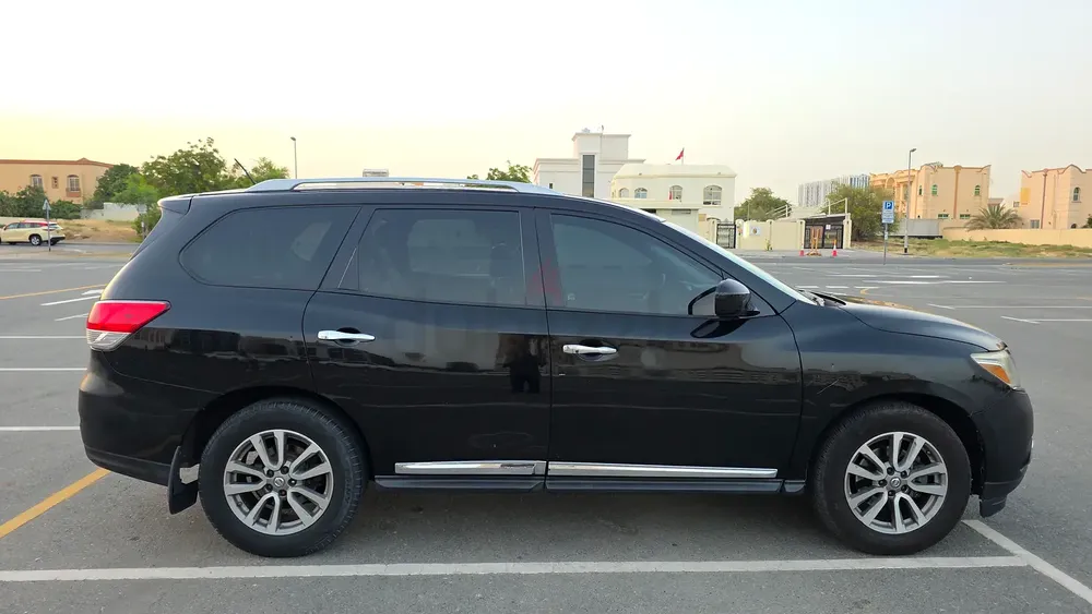 Nissan Pathfinder SL 4WD Model 2014 7 Seater Well Maintained In Excellent Condition - Image 7