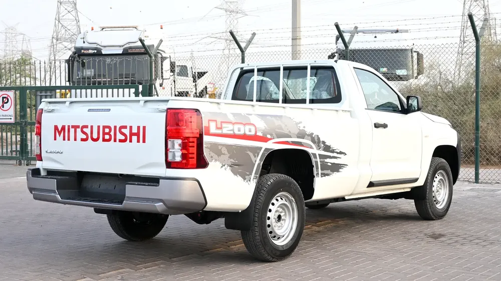 MITSUBISHI L200 GL 2.4L SCAB 4WD 5MT DIESEL M-LINE (2026 MY) - Image 7