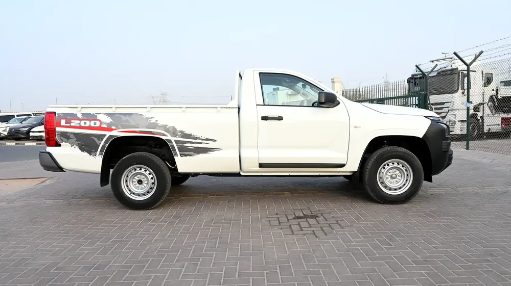 MITSUBISHI L200 GL 2.4L SCAB 4WD 5MT DIESEL M-LINE (2026 MY) - Image 8
