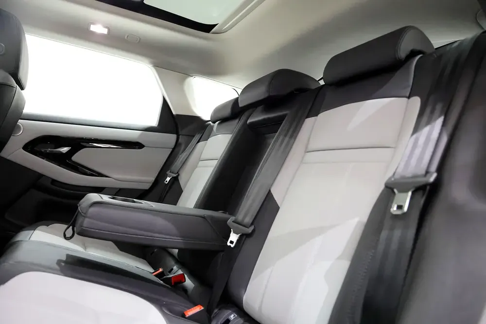 Brand New 2024 Range Rover Evoque Dynamic SE P200 | Dealership Warranty till 2029 | Excellent Spec - Image 11