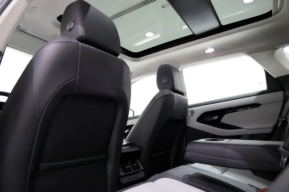 Brand New 2024 Range Rover Evoque Dynamic SE P200 | Dealership Warranty till 2029 | Excellent Spec - Image 12