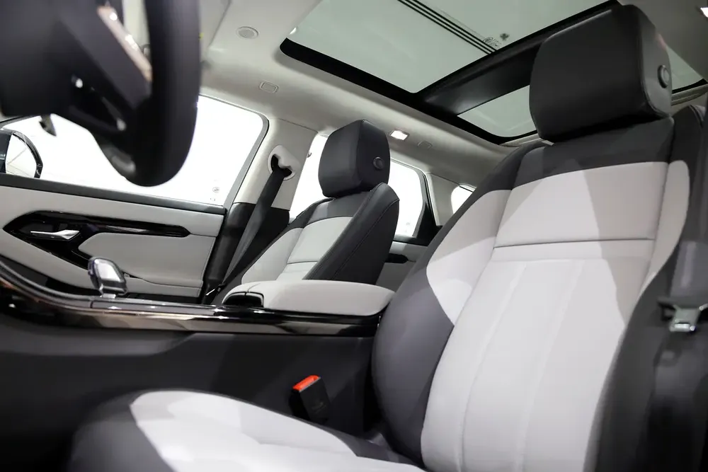 Brand New 2024 Range Rover Evoque Dynamic SE P200 | Dealership Warranty till 2029 | Excellent Spec - Image 7