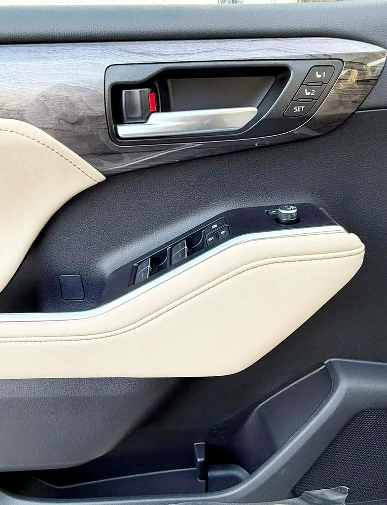 2025 MODEL TOYOTA-HIGHLANDER 2.5L LTD HEV - Image 8
