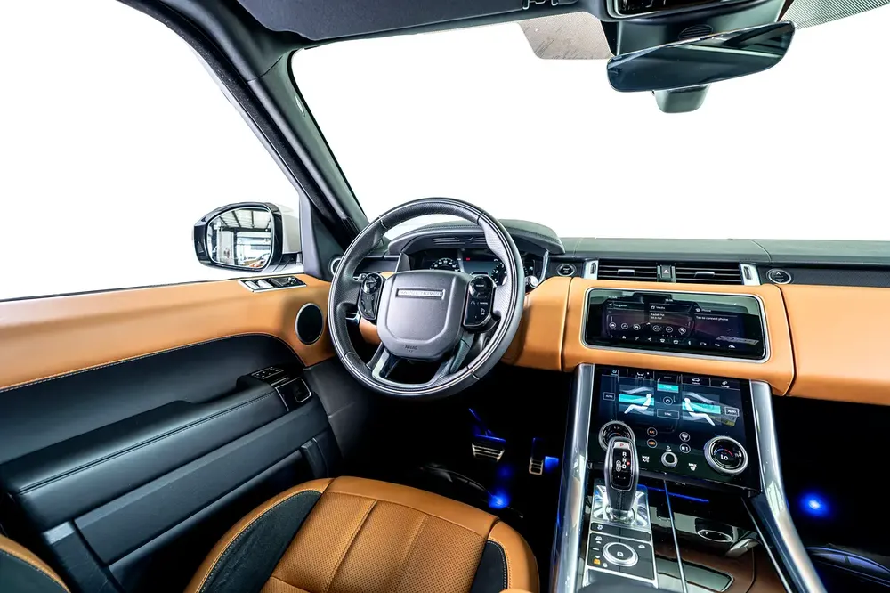 Range Rover Sport HSE Dynamic P360 -GCC-Al Tayer Full Service History-22 Inch Rims with black Brake - Image 18