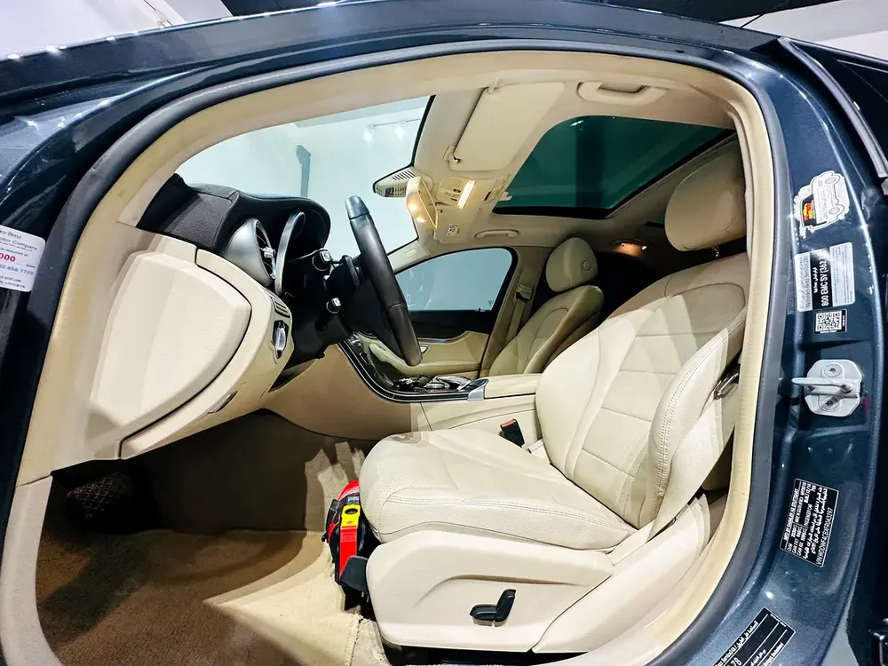 MERCEDES C200 2015 GCC SPECS AVANT-GARDE WITH ONE YEAR WARRANTY - Image 13