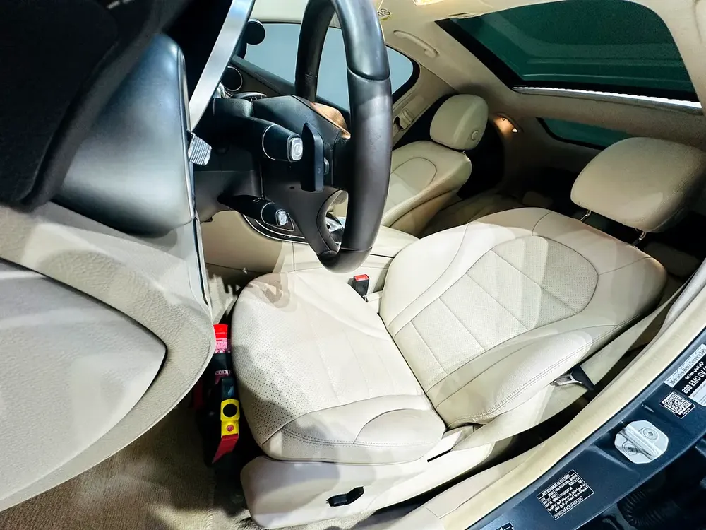 MERCEDES C200 2015 GCC SPECS AVANT-GARDE WITH ONE YEAR WARRANTY - Image 14