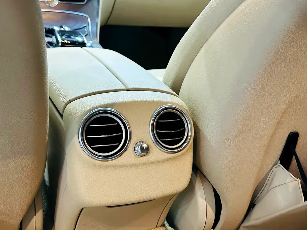 MERCEDES C200 2015 GCC SPECS AVANT-GARDE WITH ONE YEAR WARRANTY - Image 17