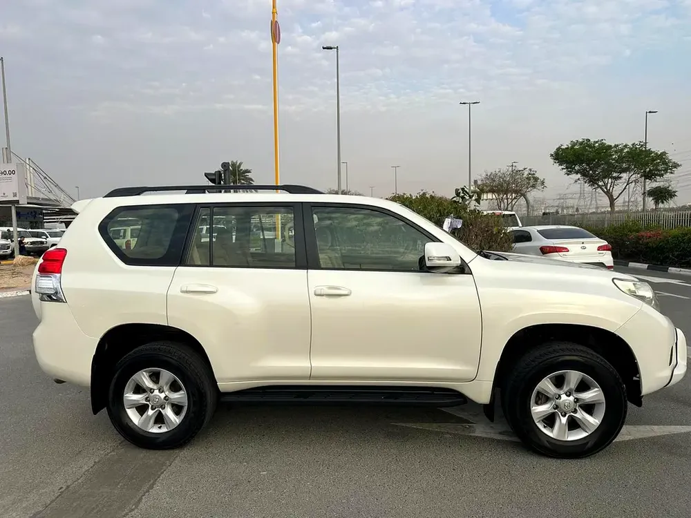 Toyota Prado TXL No Accident Model 2012 GCC Mid Options Good Conditions. - Image 4