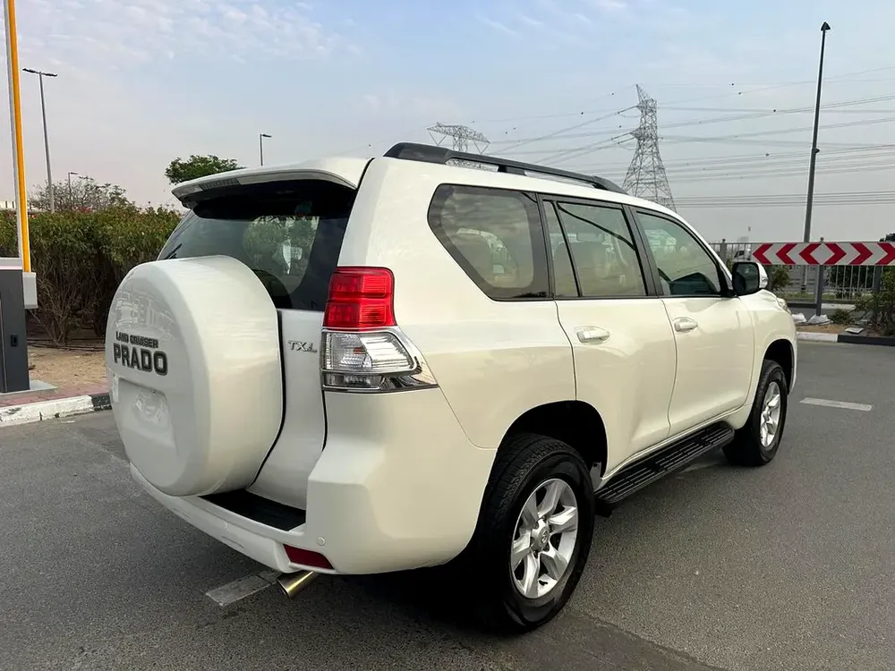 Toyota Prado TXL No Accident Model 2012 GCC Mid Options Good Conditions. - Image 6