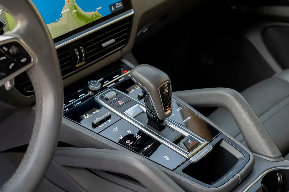 Porsche Cayenne Standard 2019 - Image 12