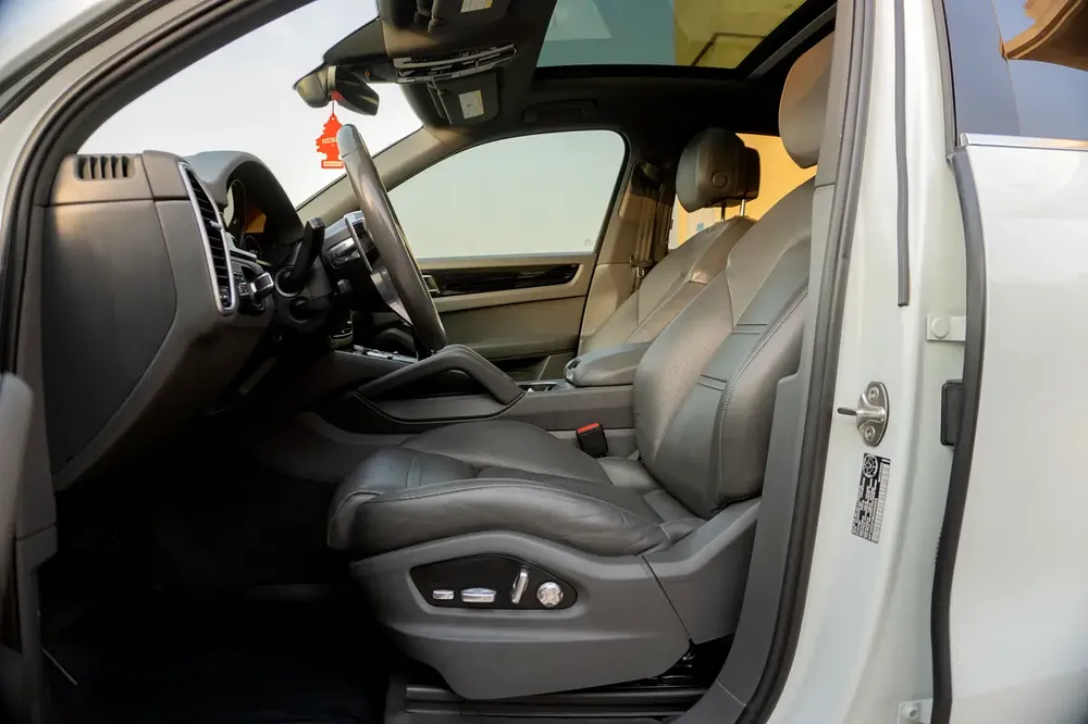 Porsche Cayenne Standard 2019 - Image 17