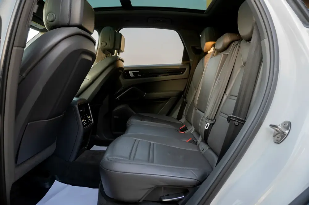 Porsche Cayenne Standard 2019 - Image 19
