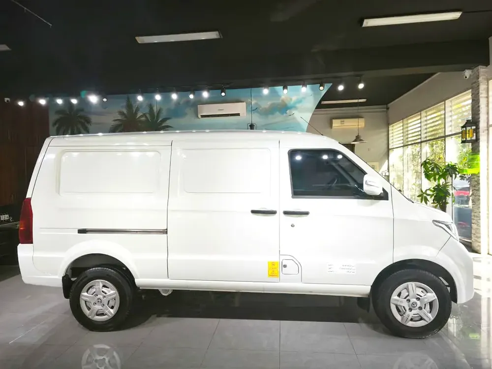 Only! 20,000 Km. Full Service History . GCC Specs - Image 7