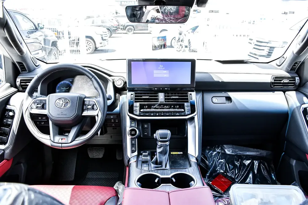 Toyota Land Cruiser GR Sport HYBRID 2025 GCC Specs - Brand New - Image 16
