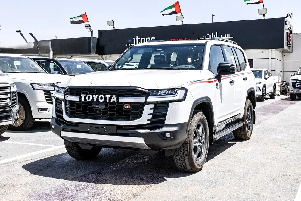 Toyota Land Cruiser GR Sport HYBRID 2025 GCC Specs - Brand New - Image 5
