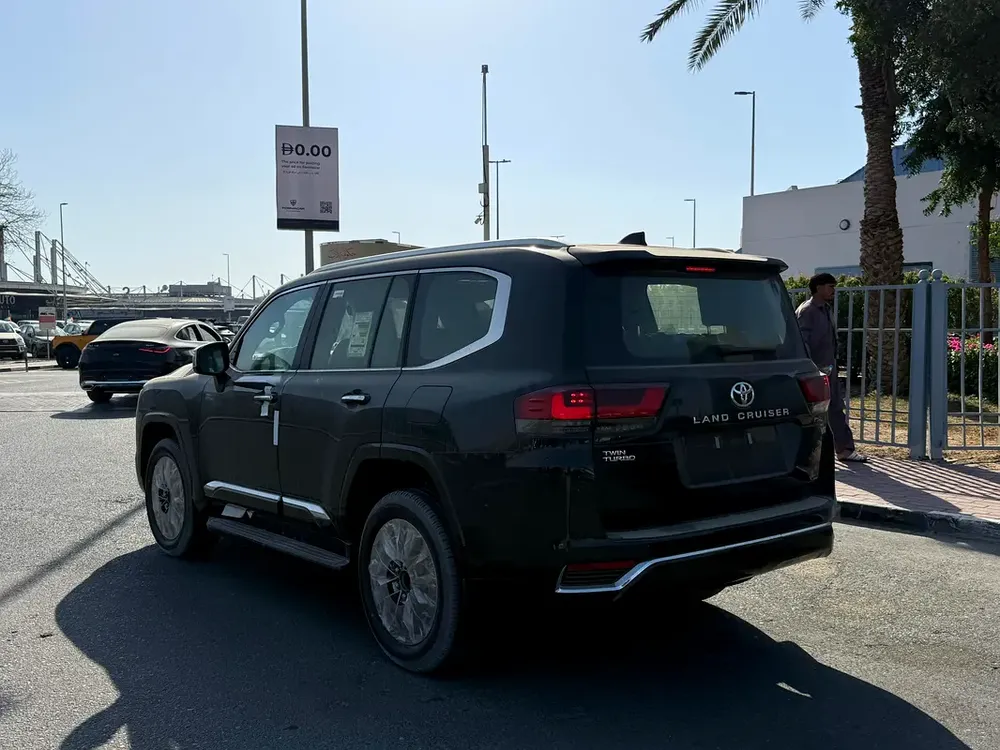 Toyota Land Cruiser 3.5L Twin Turbo 2026 VX | GCC - Image 6
