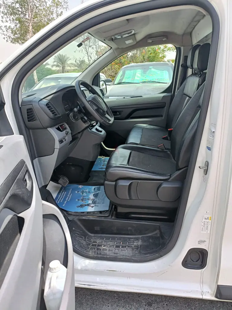 PEUGEOT EXPERT - Chiller Van - Image 6