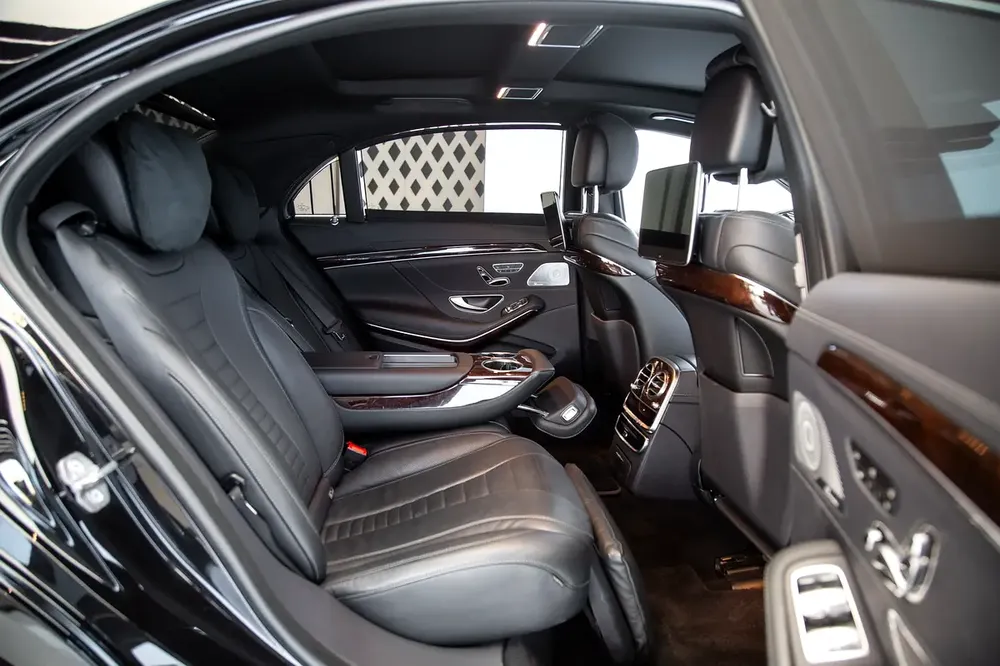MAYBACH S560 AMG | REAR ENTERTAINMENT | BURMESTER AUDIO | WARRANTY AVAILABLE - Image 4