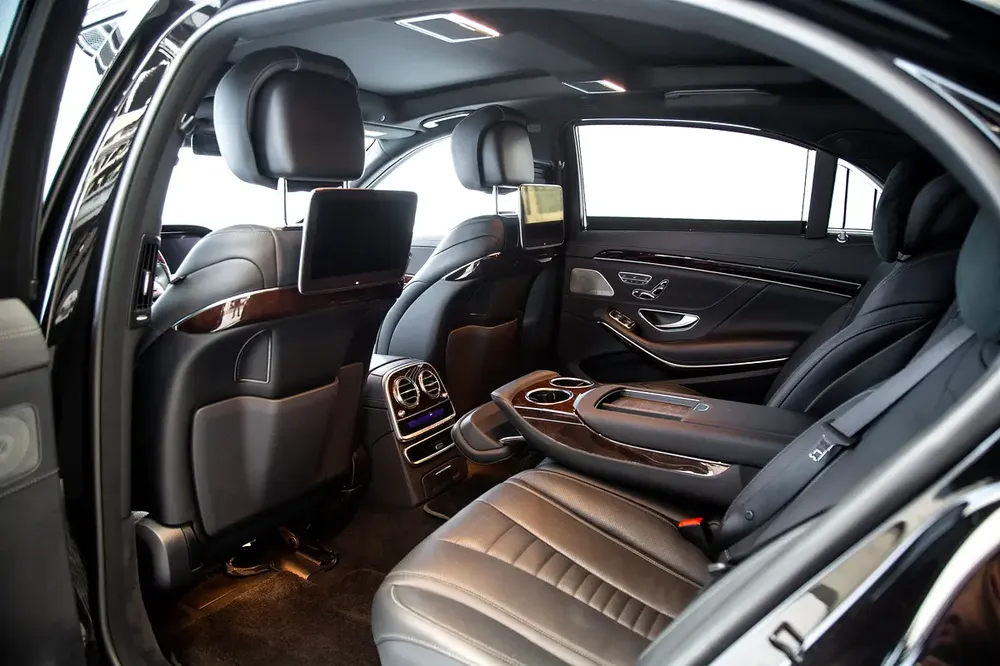 MAYBACH S560 AMG | REAR ENTERTAINMENT | BURMESTER AUDIO | WARRANTY AVAILABLE - Image 5