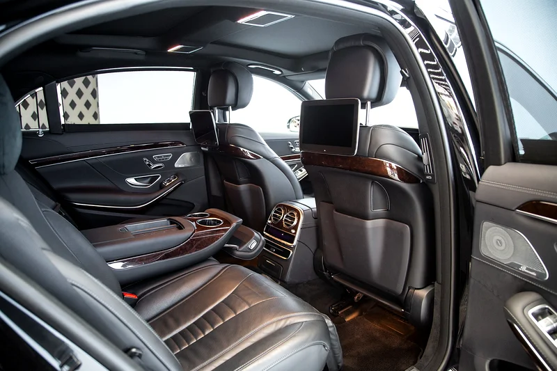 MAYBACH S560 AMG | REAR ENTERTAINMENT | BURMESTER AUDIO | WARRANTY AVAILABLE - Image 7