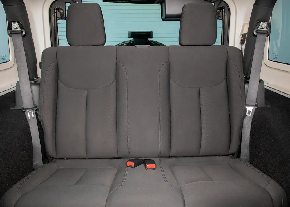 3DR 4x4 SUV • Full Service History • GCC - Image 14
