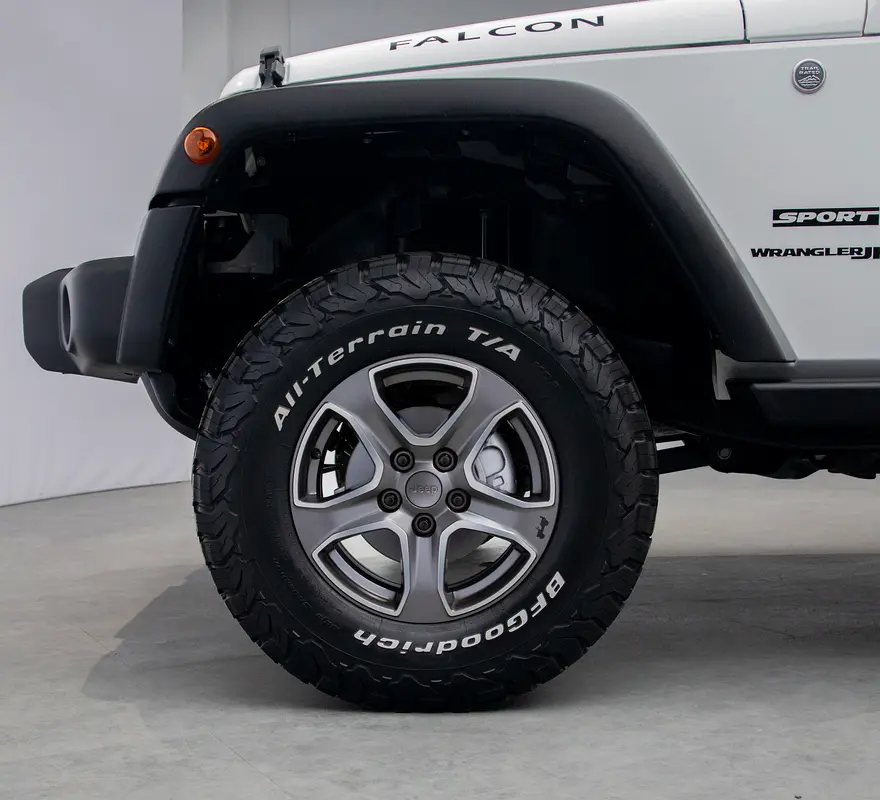 3DR 4x4 SUV • Full Service History • GCC - Image 16