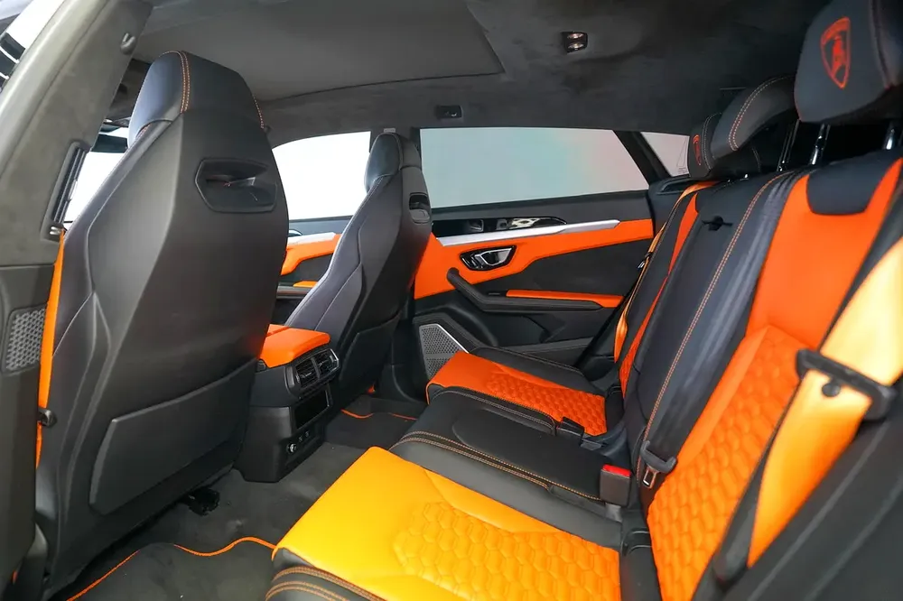 URUS CAPSULE | PANORAMIC ROOF | TWO TONE INTERIOR | WARRANTY AVAILABLE - Image 5